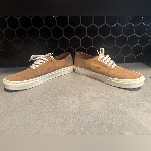 Tan low vans - Picture 6 of 6